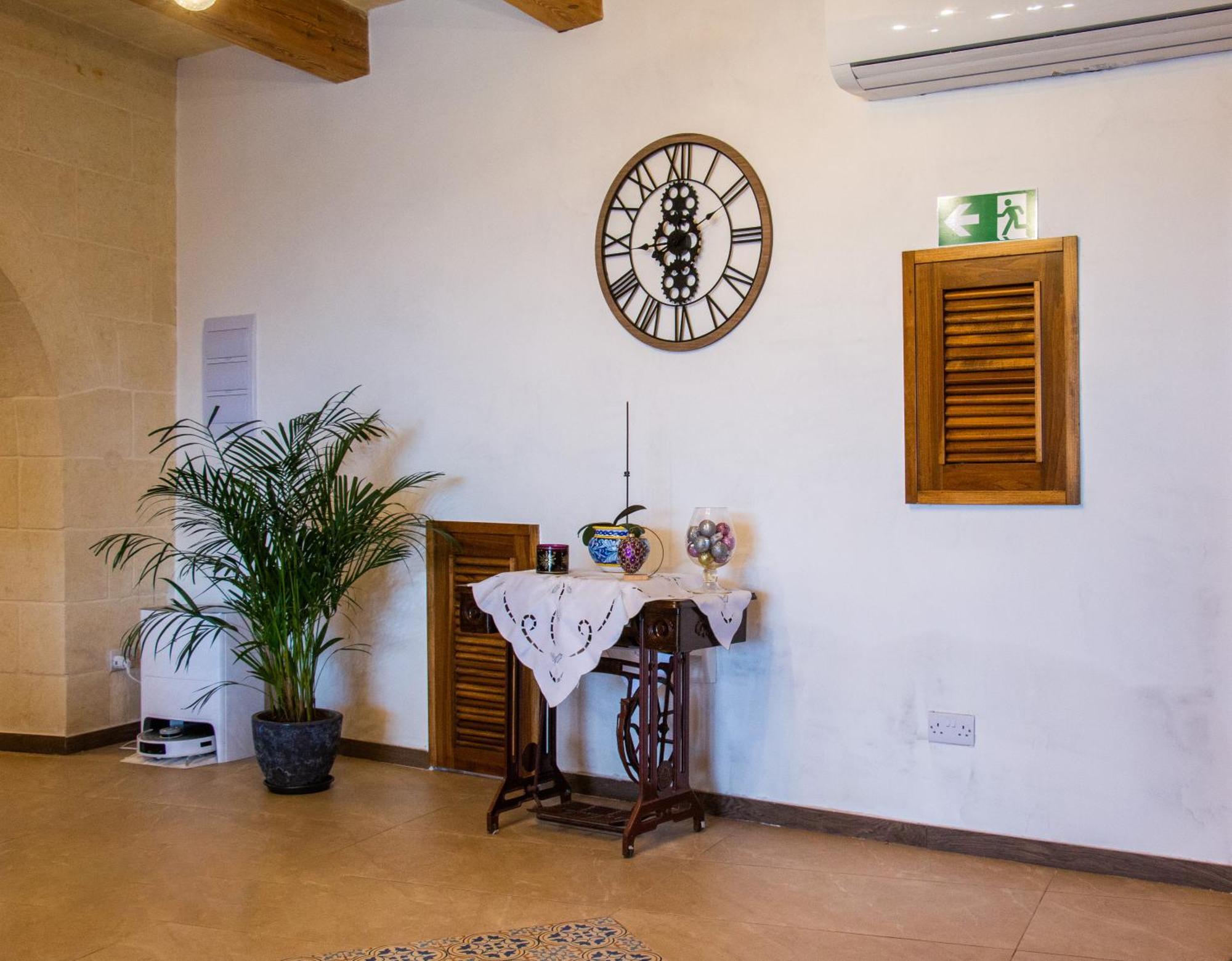 Sea Holly Gozo Bed & Breakfast Nadur Exterior photo